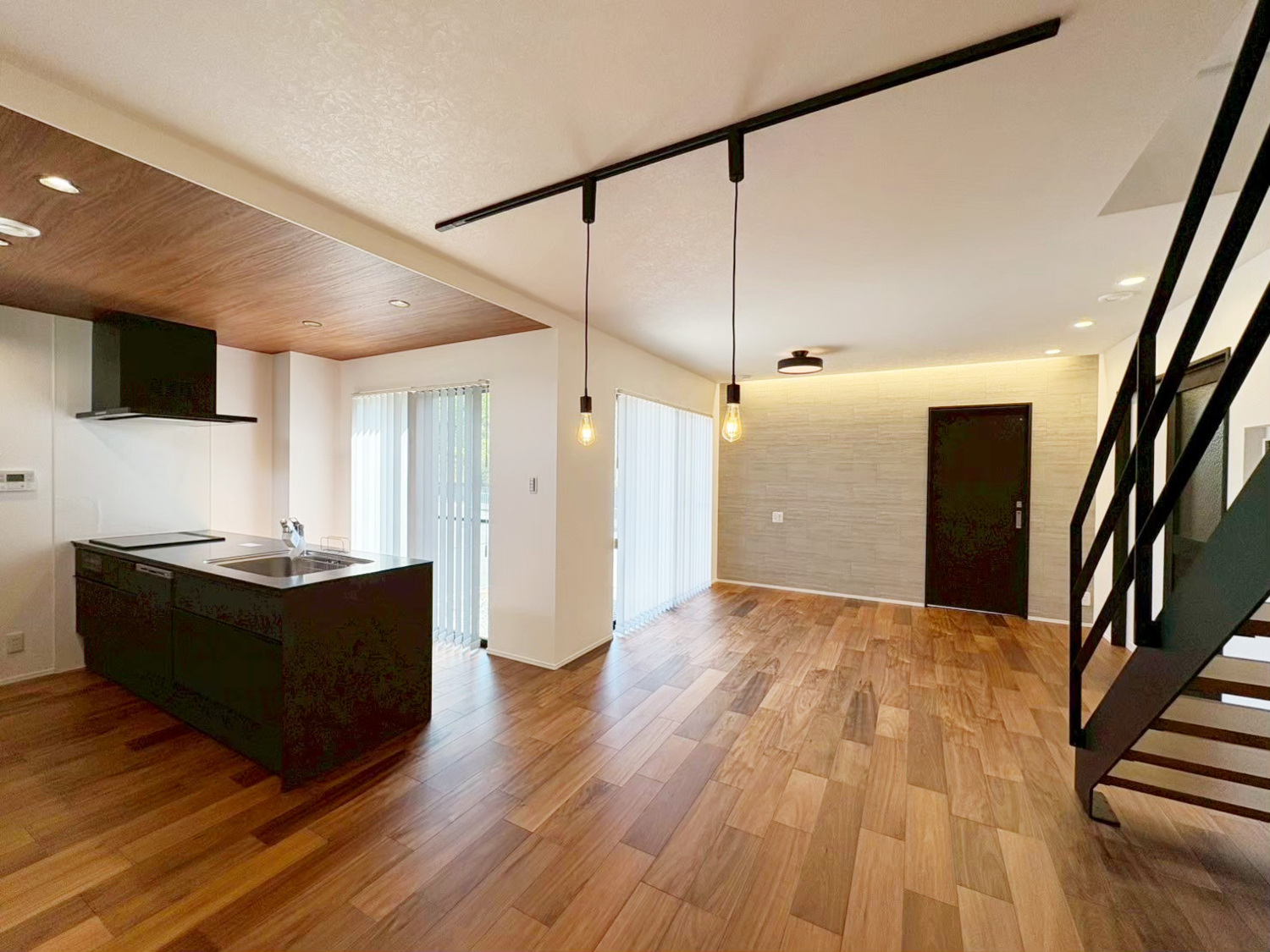 2リビングの二世帯住宅｜ほどよい距離感で暮らす注文住宅施工事例【大阪府泉南郡】