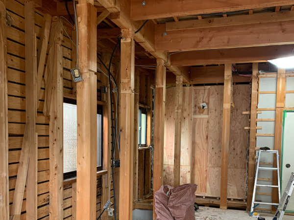 施工前：二世帯リノベーション